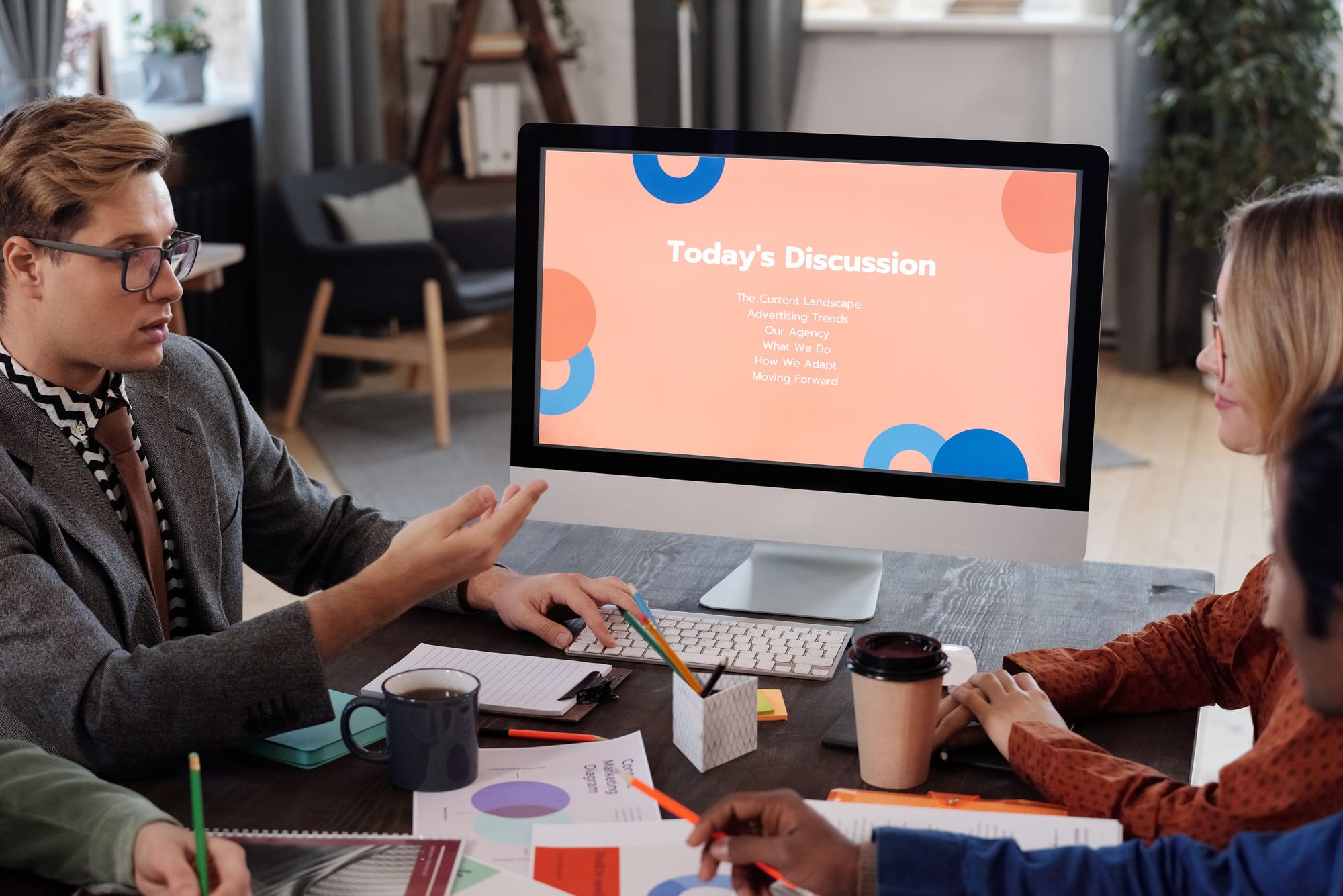 A Complete Guide to Automating Weekly Reports with AI